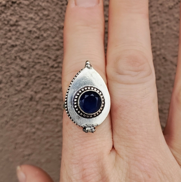New Blue Sapphire 925 Silver Poison Ring. - Picture 11 of 15